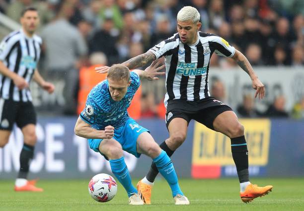 这背后究竟 这背后究竟