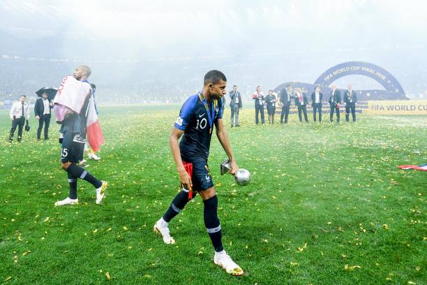 足球中的地 足球中的地